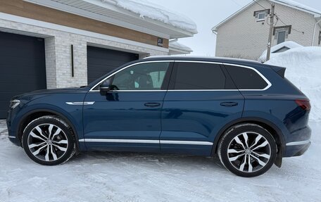 Volkswagen Touareg III, 2019 год, 5 800 000 рублей, 3 фотография