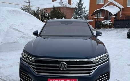 Volkswagen Touareg III, 2019 год, 5 800 000 рублей, 2 фотография