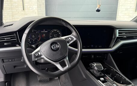 Volkswagen Touareg III, 2019 год, 5 800 000 рублей, 11 фотография