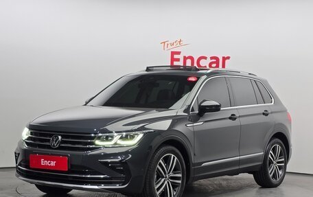 Volkswagen Tiguan II, 2023 год, 3 850 000 рублей, 2 фотография