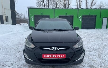 Hyundai Solaris II рестайлинг, 2011 год, 620 000 рублей, 1 фотография