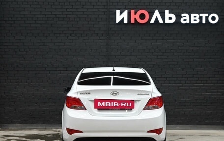 Hyundai Solaris II рестайлинг, 2014 год, 900 000 рублей, 5 фотография