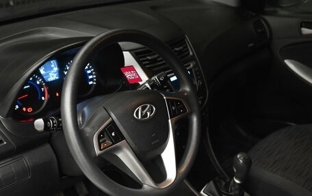 Hyundai Solaris II рестайлинг, 2014 год, 900 000 рублей, 16 фотография