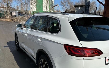 Volkswagen Touareg III, 2019 год, 5 300 000 рублей, 6 фотография
