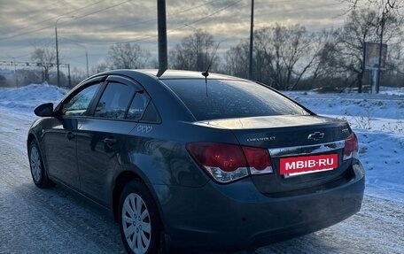 Chevrolet Cruze II, 2011 год, 675 000 рублей, 4 фотография