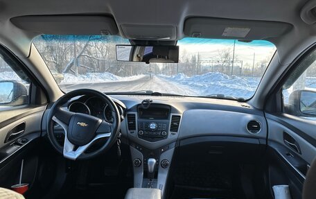 Chevrolet Cruze II, 2011 год, 675 000 рублей, 10 фотография