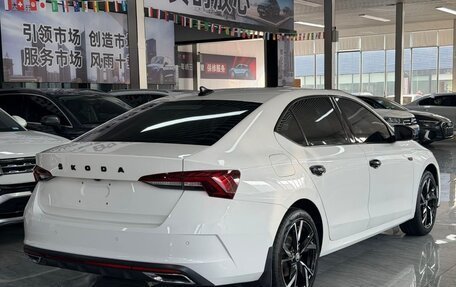 Skoda Octavia IV, 2022 год, 1 800 000 рублей, 2 фотография