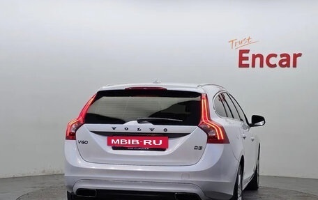 Volvo V60 I, 2018 год, 1 608 070 рублей, 4 фотография