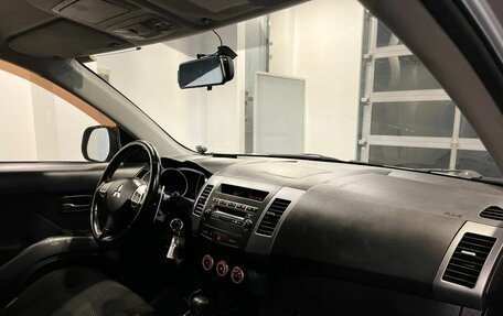 Mitsubishi Outlander III рестайлинг 3, 2008 год, 880 000 рублей, 12 фотография