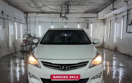 Hyundai Solaris II рестайлинг, 2014 год, 950 000 рублей, 2 фотография