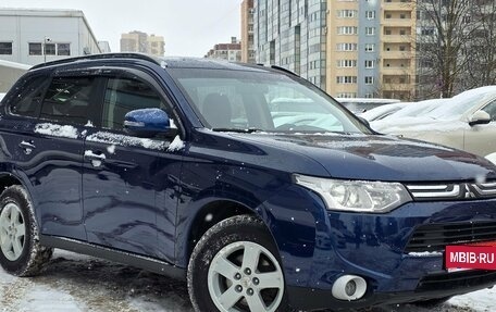 Mitsubishi Outlander III рестайлинг 3, 2013 год, 1 299 000 рублей, 1 фотография