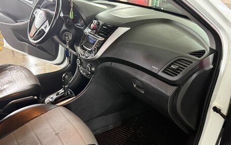 Hyundai Solaris II рестайлинг, 2014 год, 950 000 рублей, 24 фотография