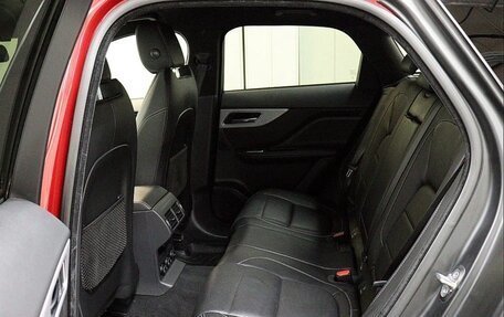 Jaguar F-Pace, 2016 год, 3 000 000 рублей, 14 фотография