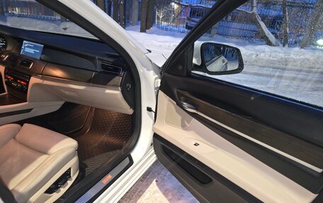 BMW 7 серия, 2009 год, 1 300 000 рублей, 23 фотография