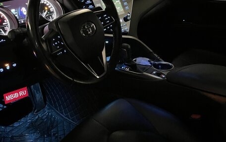 Toyota Camry, 2018 год, 3 099 000 рублей, 7 фотография