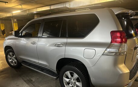 Toyota Land Cruiser Prado 150 рестайлинг 2, 2011 год, 2 650 000 рублей, 2 фотография