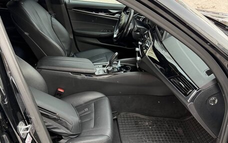 BMW 5 серия, 2019 год, 2 650 000 рублей, 12 фотография