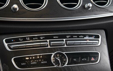 Mercedes-Benz E-Класс, 2018 год, 3 700 000 рублей, 16 фотография