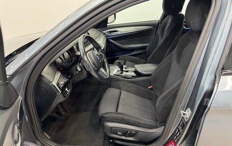 BMW 5 серия, 2018 год, 3 990 000 рублей, 15 фотография