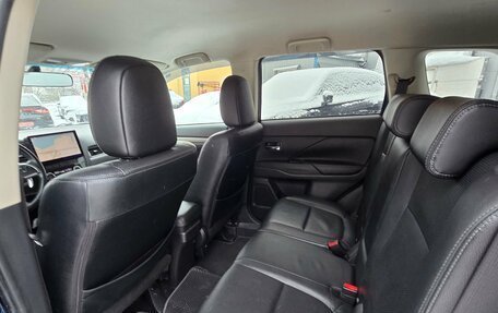 Mitsubishi Outlander III рестайлинг 3, 2013 год, 1 299 000 рублей, 6 фотография