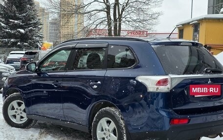 Mitsubishi Outlander III рестайлинг 3, 2013 год, 1 299 000 рублей, 3 фотография