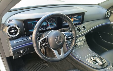 Mercedes-Benz E-Класс, 2019 год, 3 650 000 рублей, 9 фотография