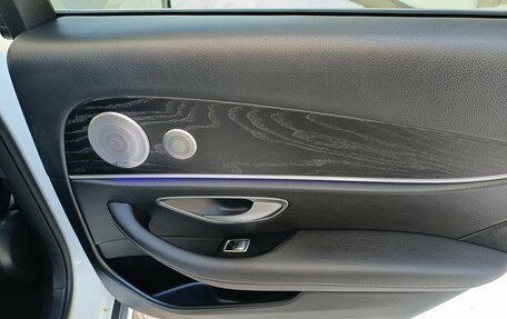 Mercedes-Benz E-Класс, 2019 год, 3 650 000 рублей, 31 фотография