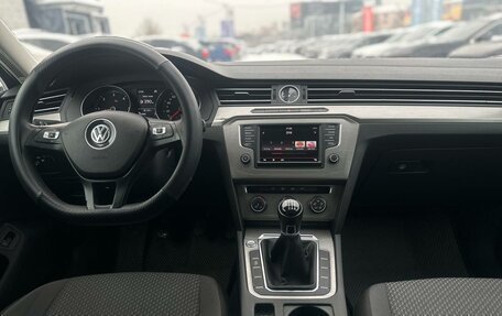 Volkswagen Passat B8 рестайлинг, 2016 год, 1 450 000 рублей, 8 фотография