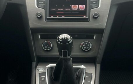 Volkswagen Passat B8 рестайлинг, 2016 год, 1 450 000 рублей, 14 фотография