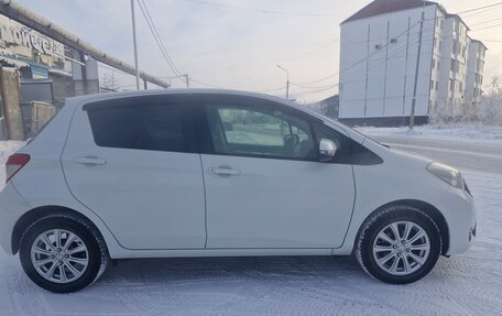 Toyota Vitz, 2011 год, 670 000 рублей, 7 фотография