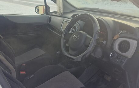 Toyota Vitz, 2011 год, 670 000 рублей, 9 фотография