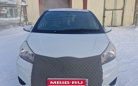 Toyota Vitz, 2011 год, 670 000 рублей, 3 фотография