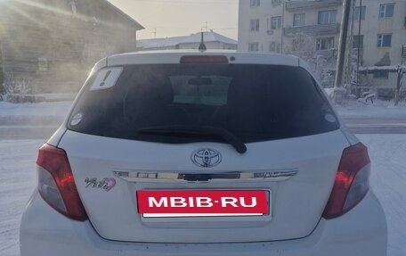 Toyota Vitz, 2011 год, 670 000 рублей, 4 фотография