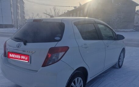 Toyota Vitz, 2011 год, 670 000 рублей, 6 фотография