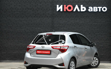 Toyota Vitz, 2018 год, 1 100 000 рублей, 6 фотография