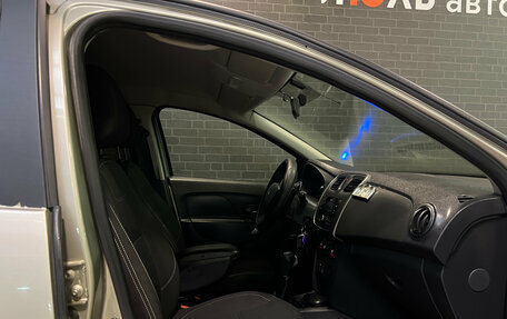 Renault Logan II, 2018 год, 900 000 рублей, 7 фотография