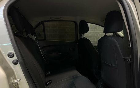 Renault Logan II, 2018 год, 900 000 рублей, 8 фотография