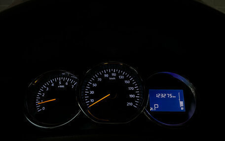 Renault Logan II, 2018 год, 900 000 рублей, 15 фотография