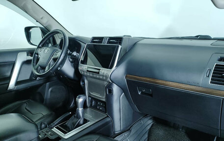 Toyota Land Cruiser Prado 150 рестайлинг 2, 2021 год, 6 119 000 рублей, 10 фотография