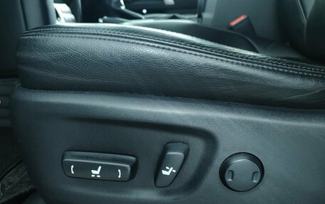 Toyota Land Cruiser Prado 150 рестайлинг 2, 2021 год, 6 119 000 рублей, 16 фотография