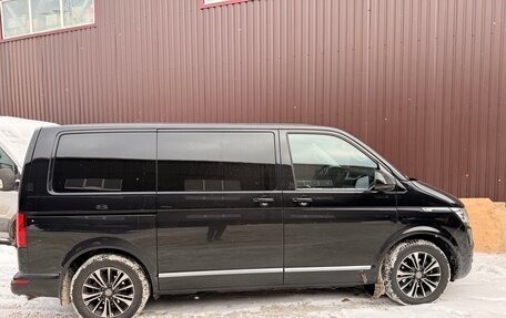 Volkswagen Multivan T6 рестайлинг, 2022 год, 7 250 000 рублей, 4 фотография