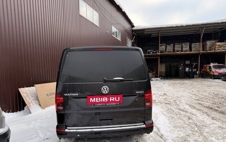 Volkswagen Multivan T6 рестайлинг, 2022 год, 7 250 000 рублей, 3 фотография