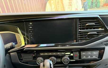 Volkswagen Multivan T6 рестайлинг, 2022 год, 7 250 000 рублей, 9 фотография