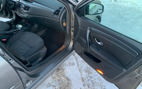 Renault Laguna III рестайлинг, 2008 год, 450 000 рублей, 20 фотография