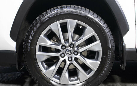 Toyota RAV4, 2022 год, 3 998 000 рублей, 24 фотография