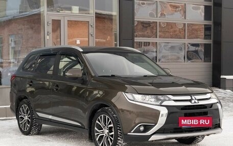 Mitsubishi Outlander III рестайлинг 3, 2016 год, 1 860 000 рублей, 3 фотография