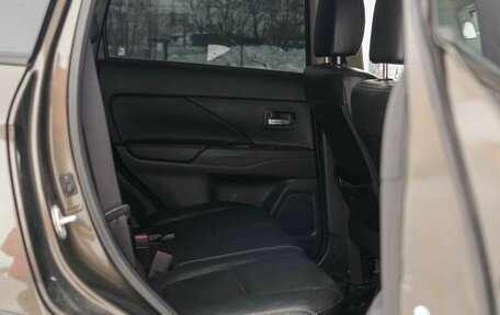 Mitsubishi Outlander III рестайлинг 3, 2016 год, 1 860 000 рублей, 17 фотография