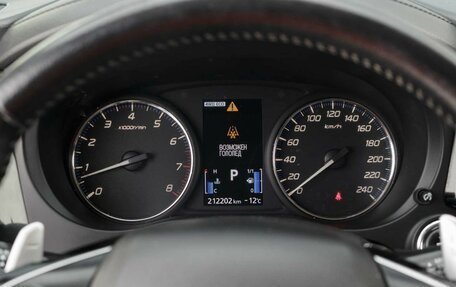 Mitsubishi Outlander III рестайлинг 3, 2016 год, 1 860 000 рублей, 13 фотография