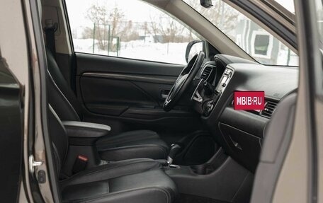 Mitsubishi Outlander III рестайлинг 3, 2016 год, 1 860 000 рублей, 18 фотография