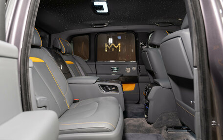 Rolls-Royce Cullinan, 2022 год, 59 500 000 рублей, 25 фотография